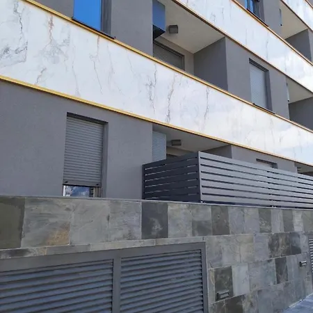 דירה Paola With Free Private Parking Place