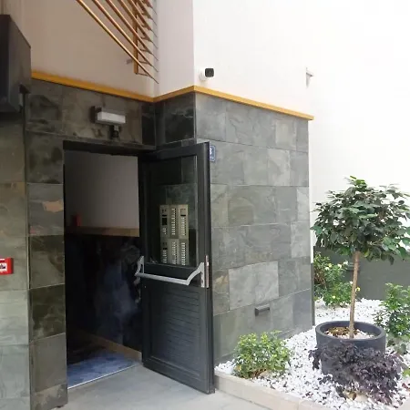 דירה Paola With Free Private Parking Place