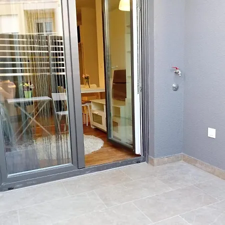 Paola With Free Private Parking Place Split