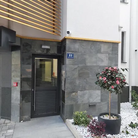 Paola With Free Private Parking Place Appartamento Spalato