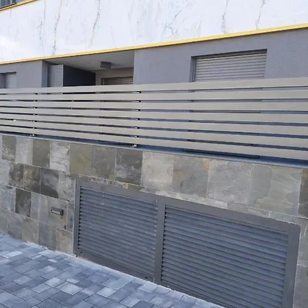 شقة Paola With Free Private Parking Place *