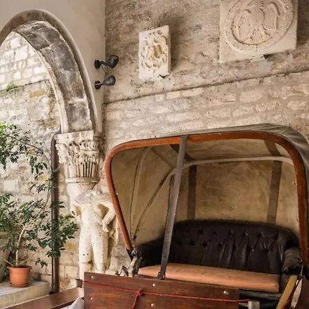 Paola With Free Private Parking Place Appartamento