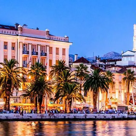 Paola With Free Private Parking Place Apartmán Split